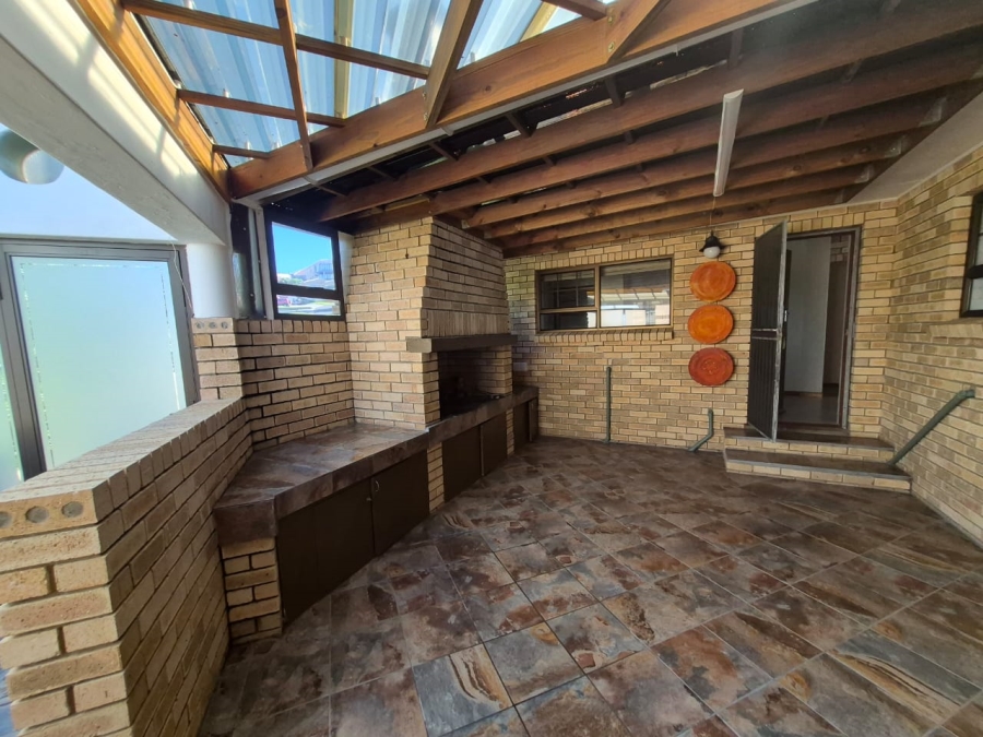 4 Bedroom Property for Sale in Dana Bay Western Cape